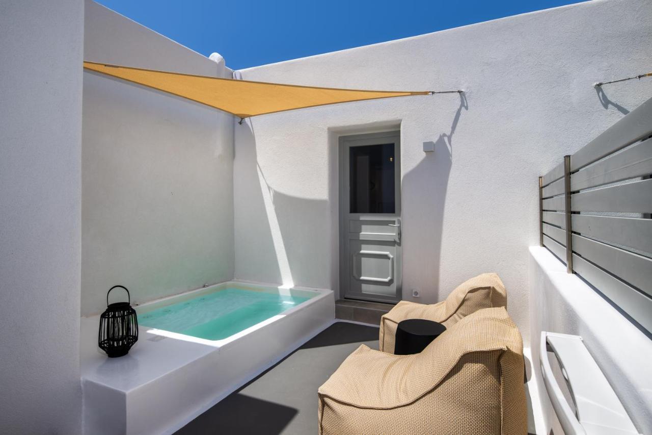Hill Suites Fira  Exterior photo