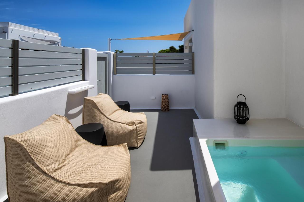 Hill Suites Fira  Exterior photo